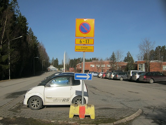 E-solun parkkipaikan ajosuunta