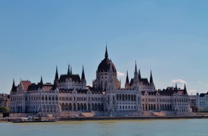 Budapestin parlamenttitalo valmistettiin 1904.